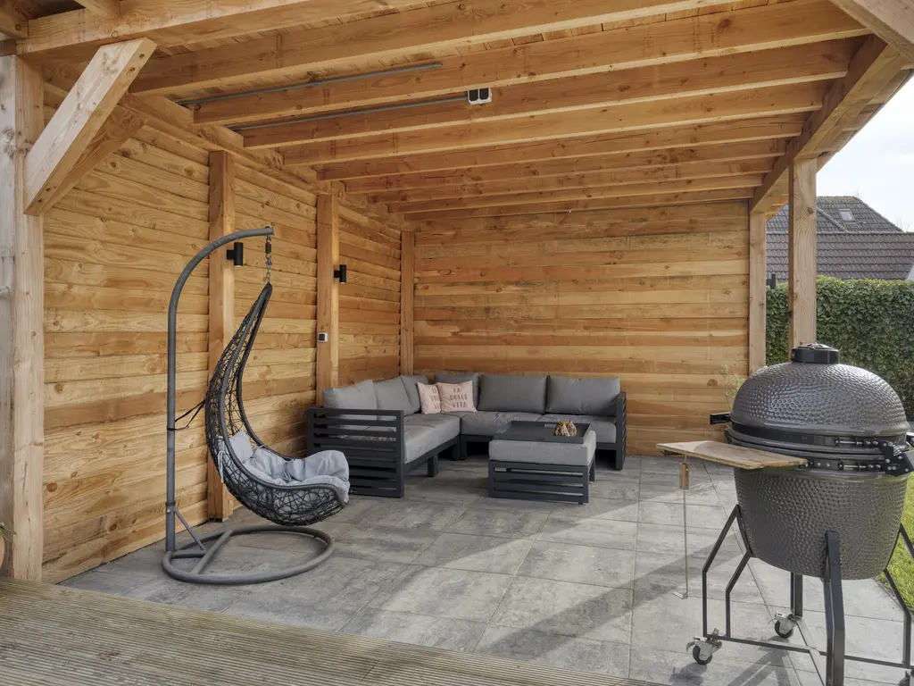 Meanderlaan 6, THOLEN