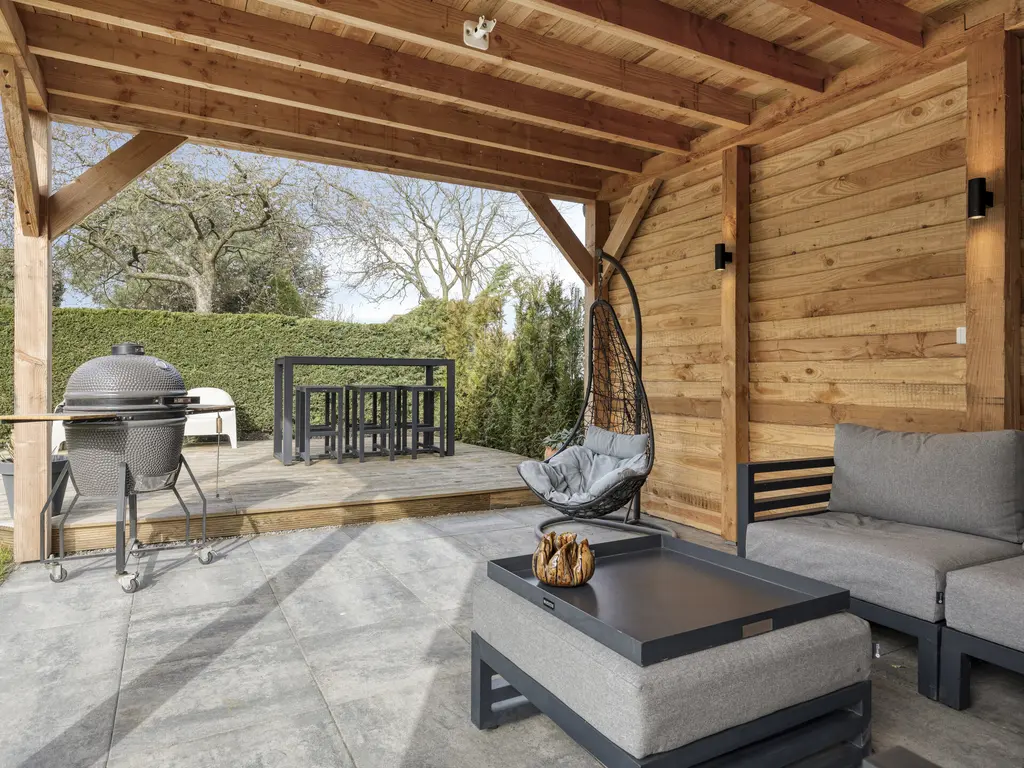 Meanderlaan 6, THOLEN