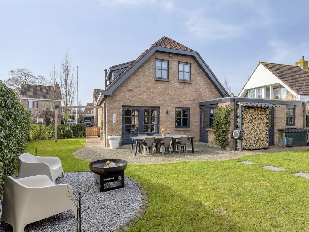 Meanderlaan 6, THOLEN