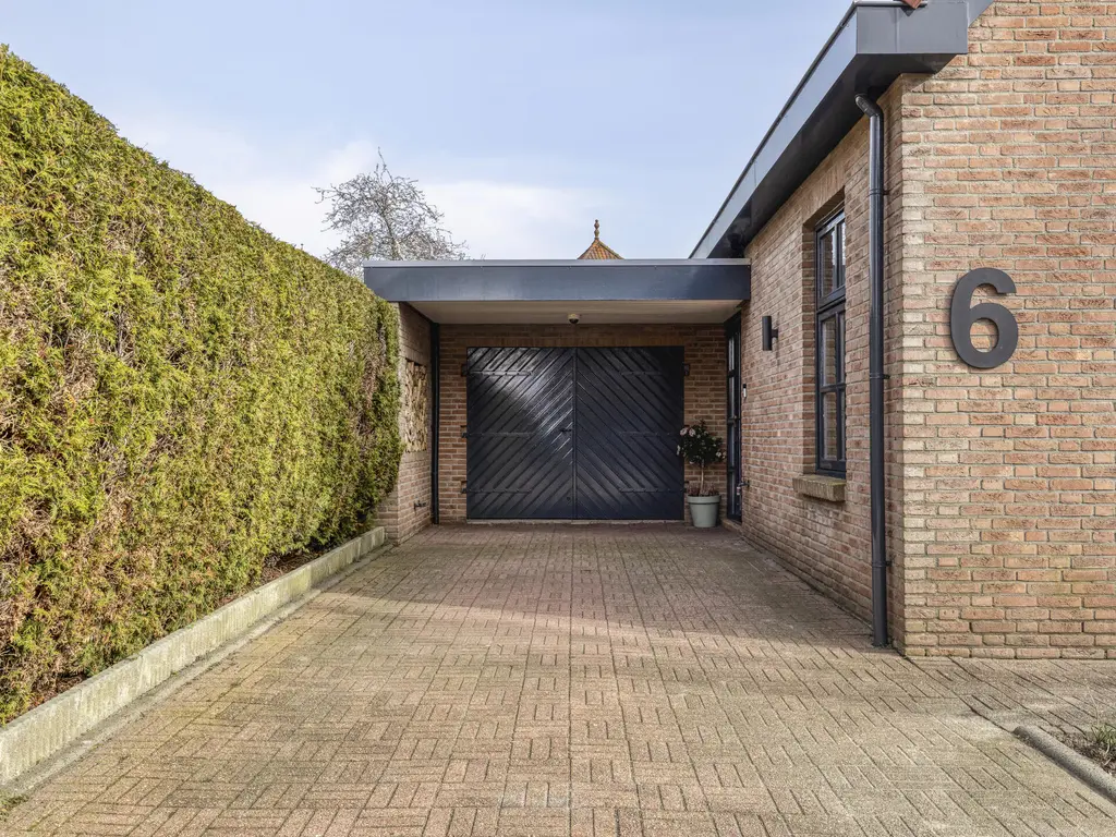 Meanderlaan 6, THOLEN