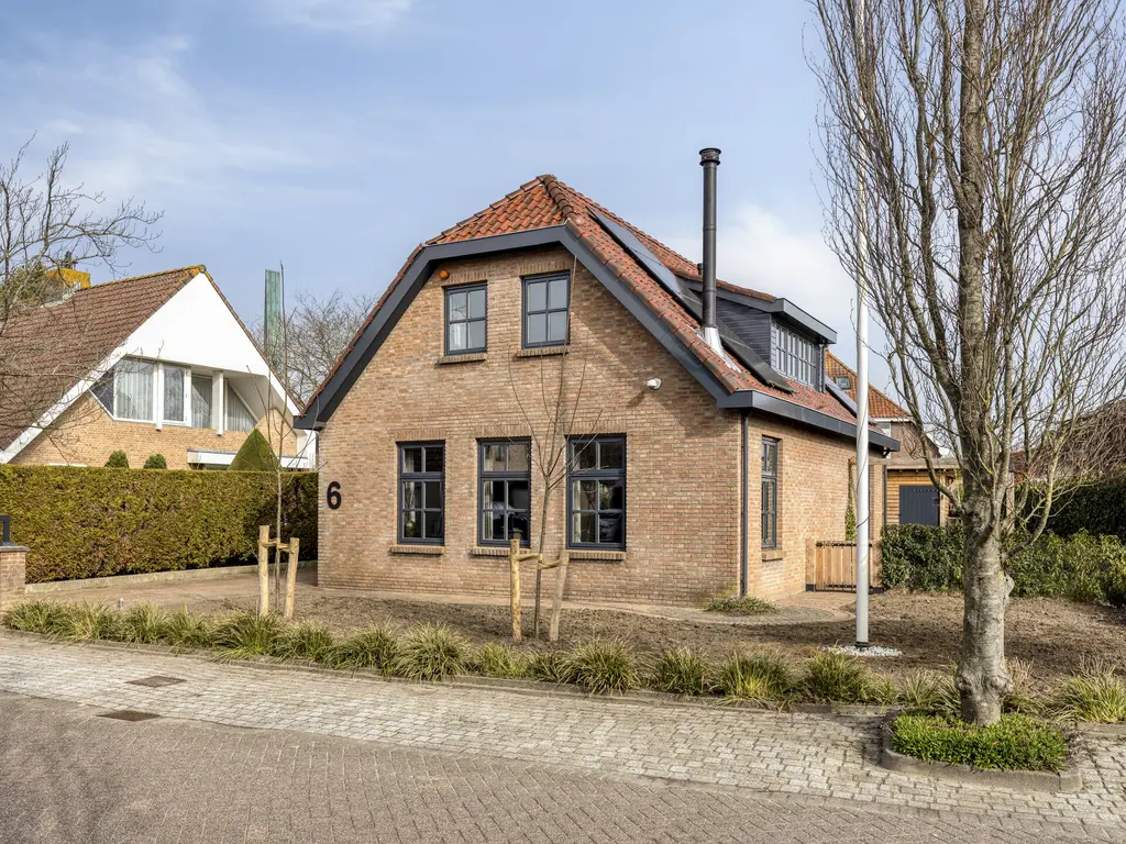 Meanderlaan 6, THOLEN