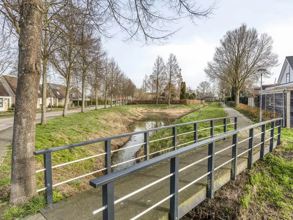 Meanderlaan 6, THOLEN