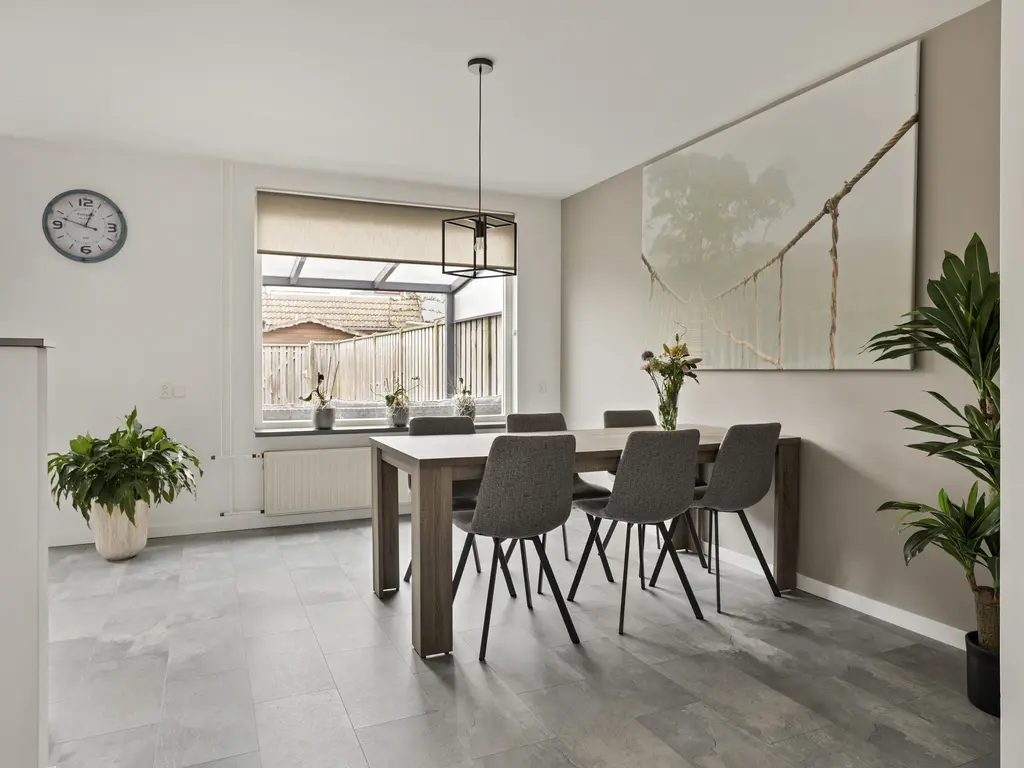 Touwslagersdreef 11, THOLEN