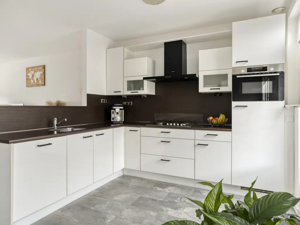 Touwslagersdreef 11, THOLEN