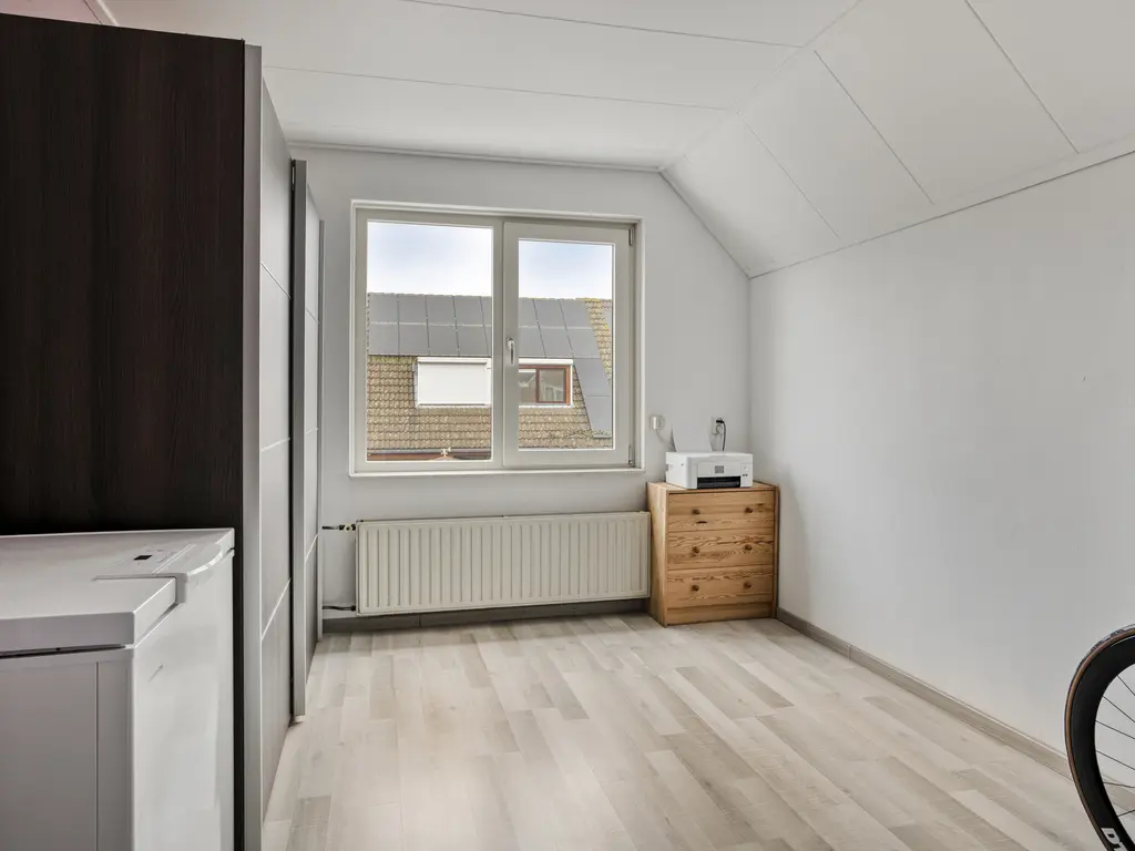 Touwslagersdreef 11, THOLEN