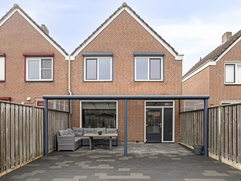 Touwslagersdreef 11, THOLEN