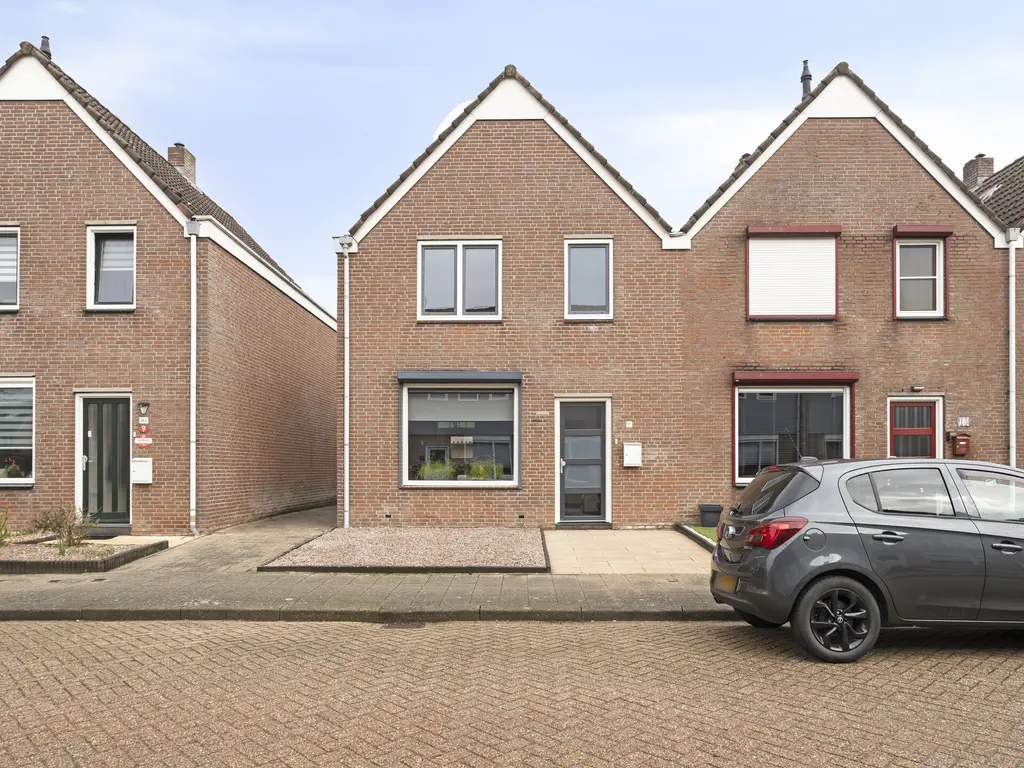 Touwslagersdreef 11, THOLEN