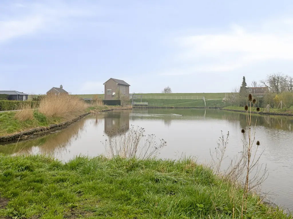 Touwslagersdreef 11, THOLEN