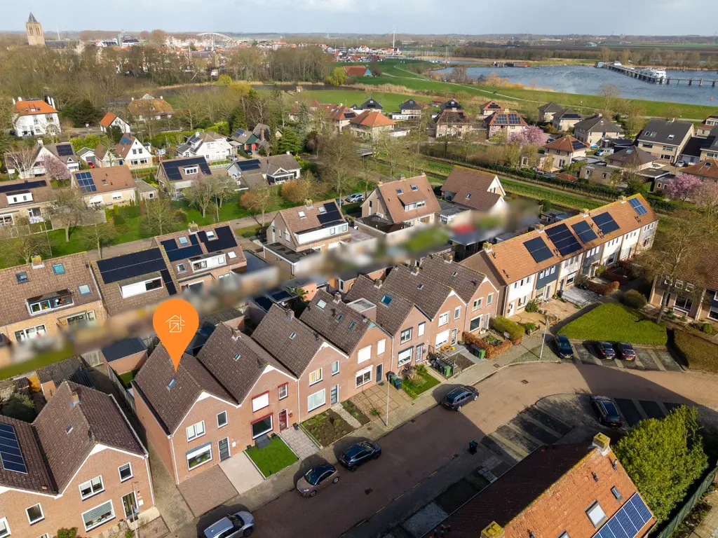 Touwslagersdreef 11, THOLEN