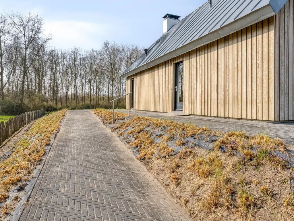 Oesterdam 169, THOLEN