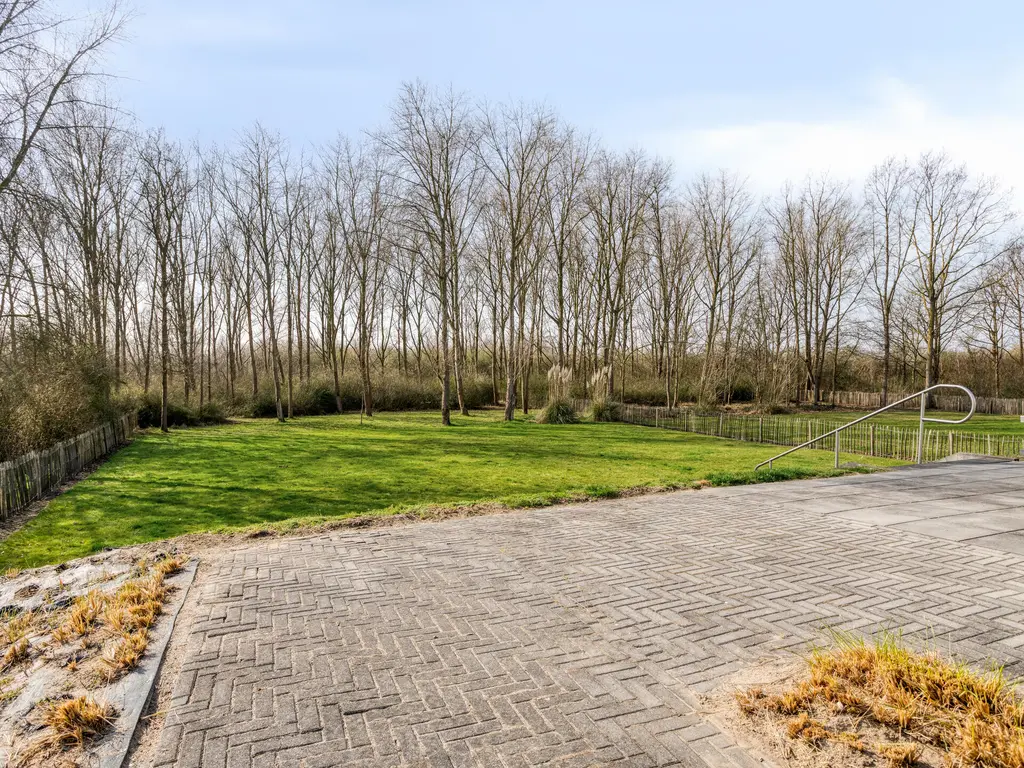 Oesterdam 169, THOLEN