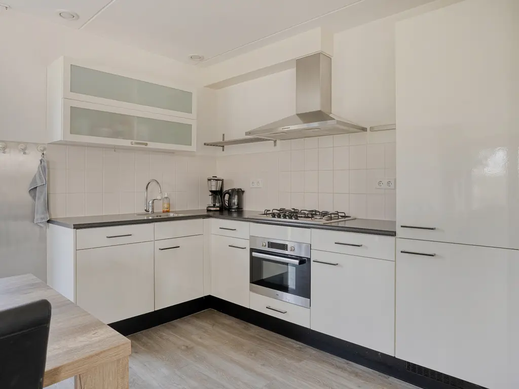 Oesterdam 169, THOLEN