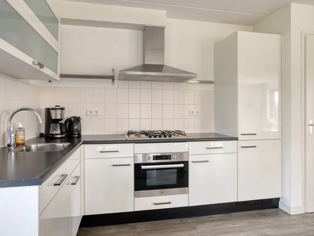 Oesterdam 169, THOLEN