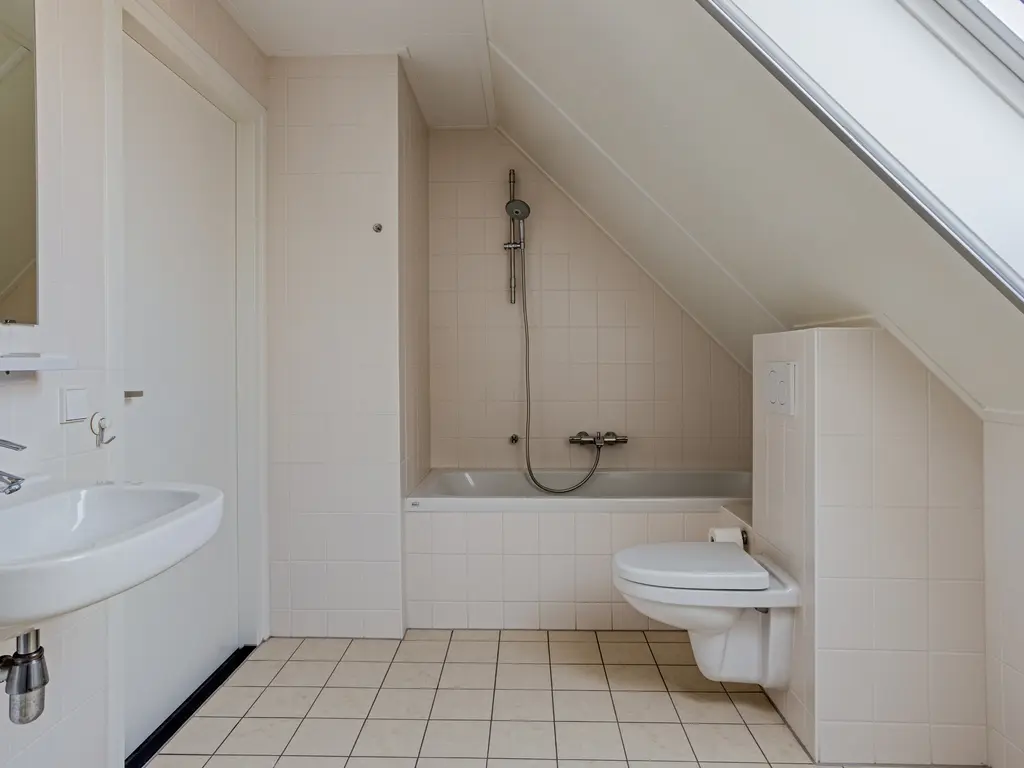 Oesterdam 169, THOLEN