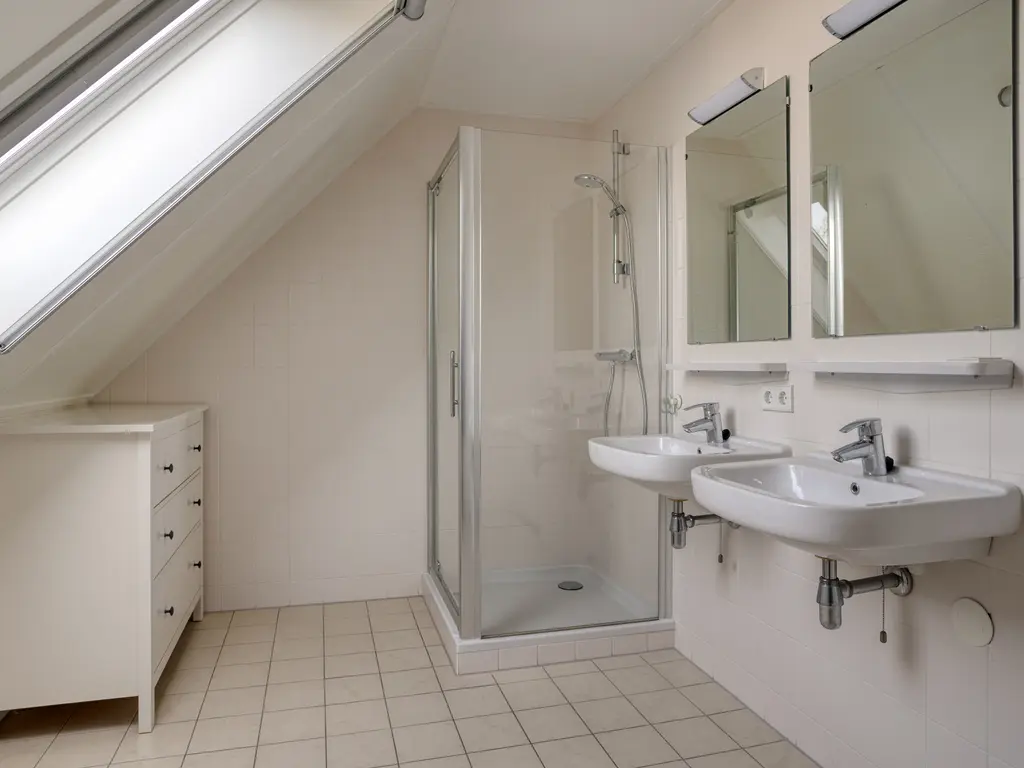 Oesterdam 169, THOLEN