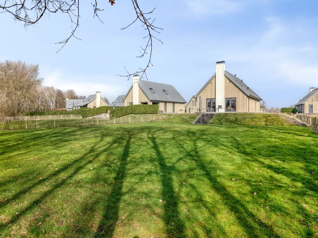 Oesterdam 169, THOLEN