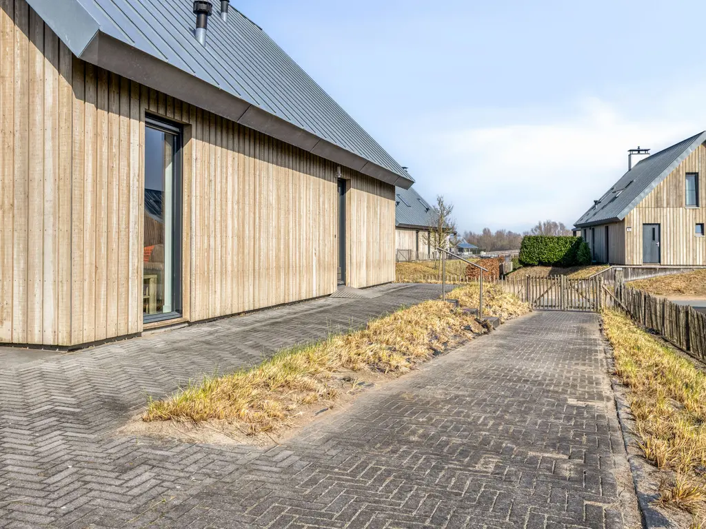 Oesterdam 169, THOLEN