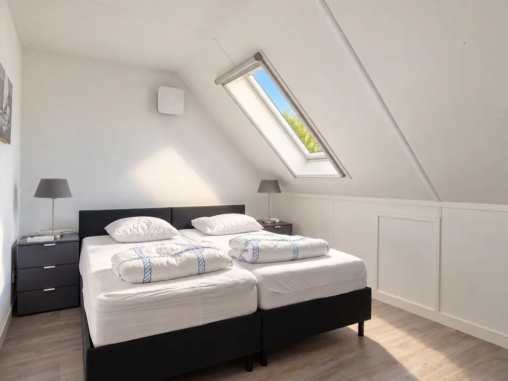 Oesterdam 169, THOLEN