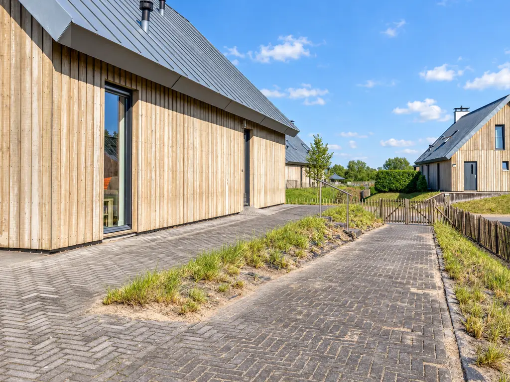 Oesterdam 169, THOLEN