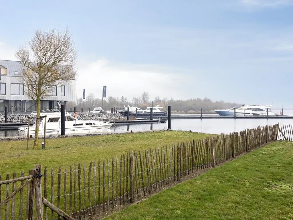 Oesterdam 205, THOLEN