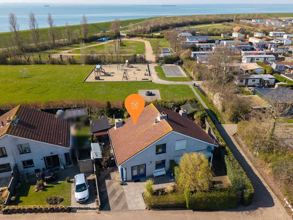 Dijkweg 18, STAVENISSE