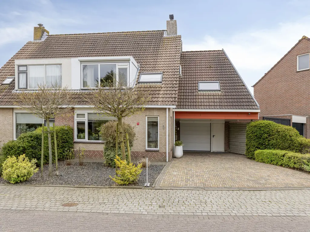 Meanderlaan 21, THOLEN