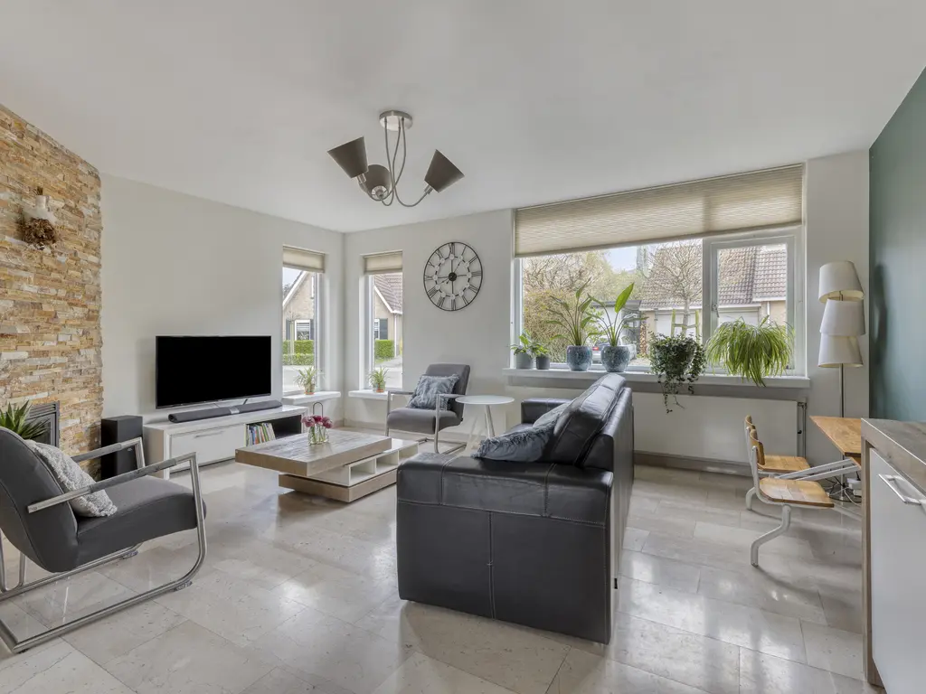 Meanderlaan 21, THOLEN