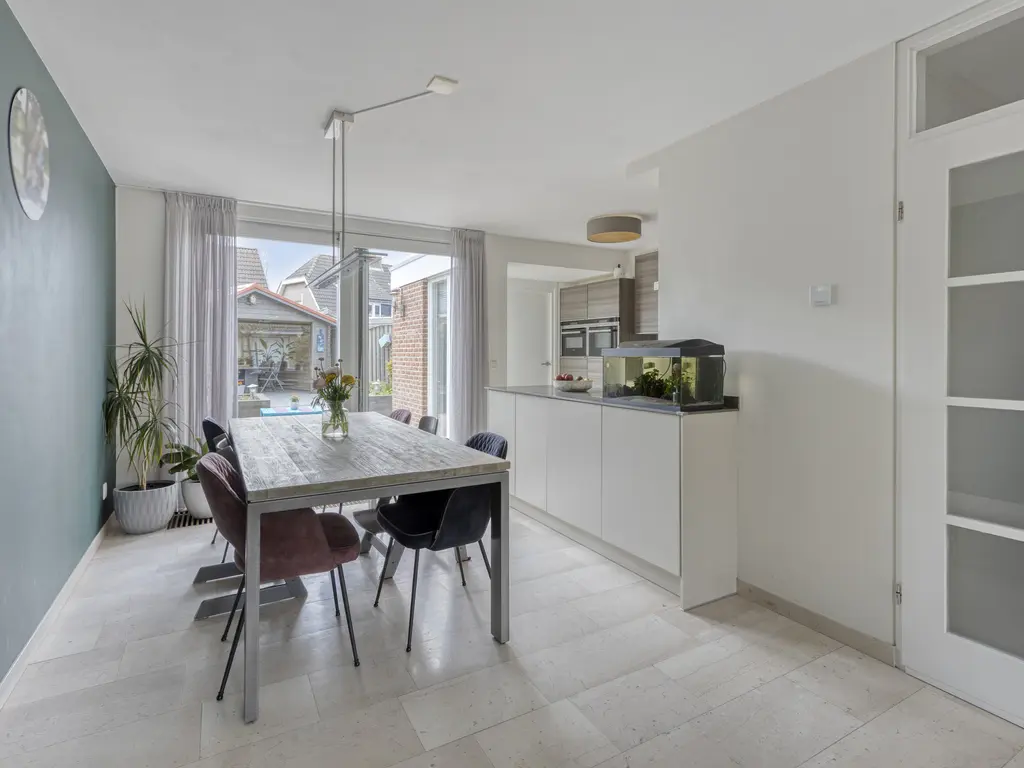 Meanderlaan 21, THOLEN