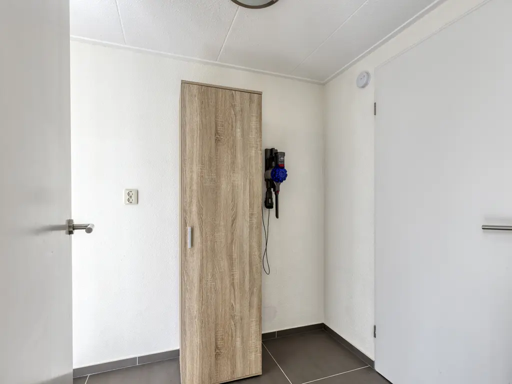 Meanderlaan 21, THOLEN