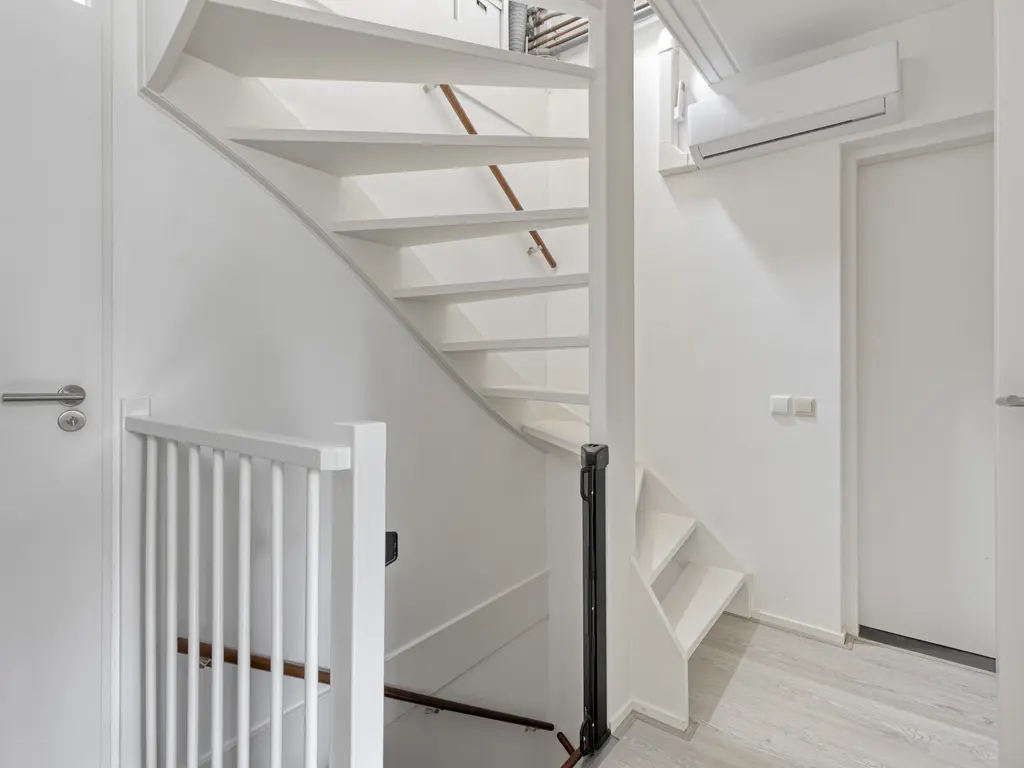 Meanderlaan 21, THOLEN