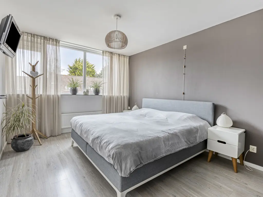 Meanderlaan 21, THOLEN