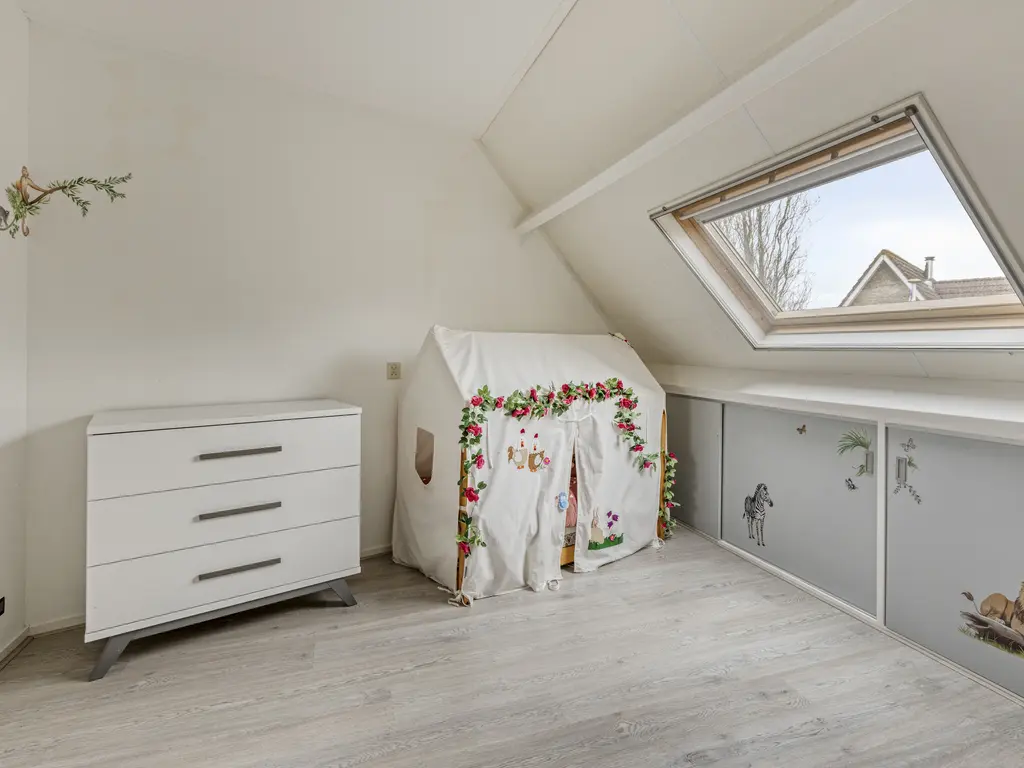 Meanderlaan 21, THOLEN