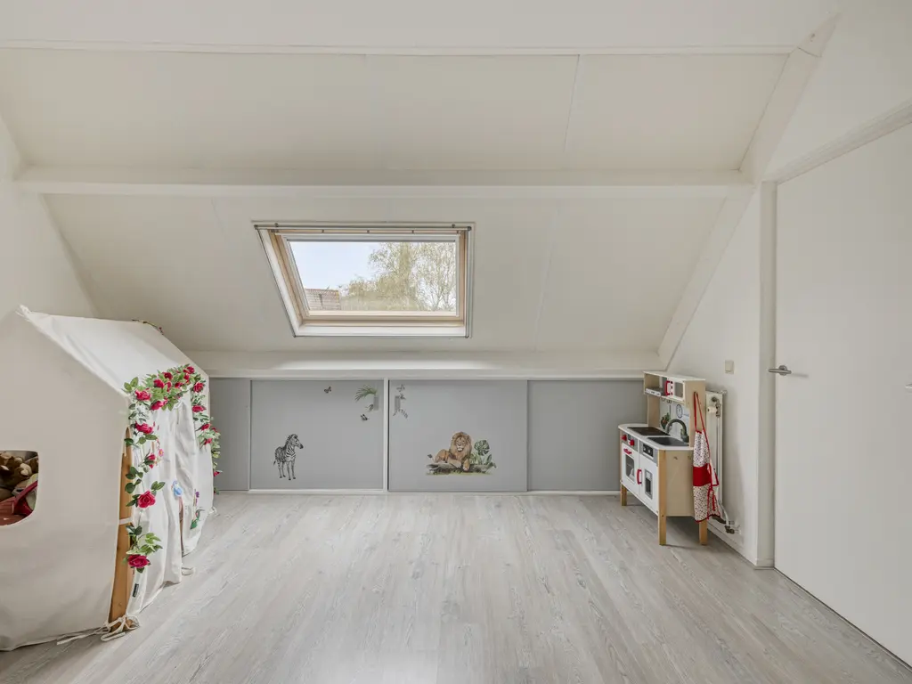 Meanderlaan 21, THOLEN