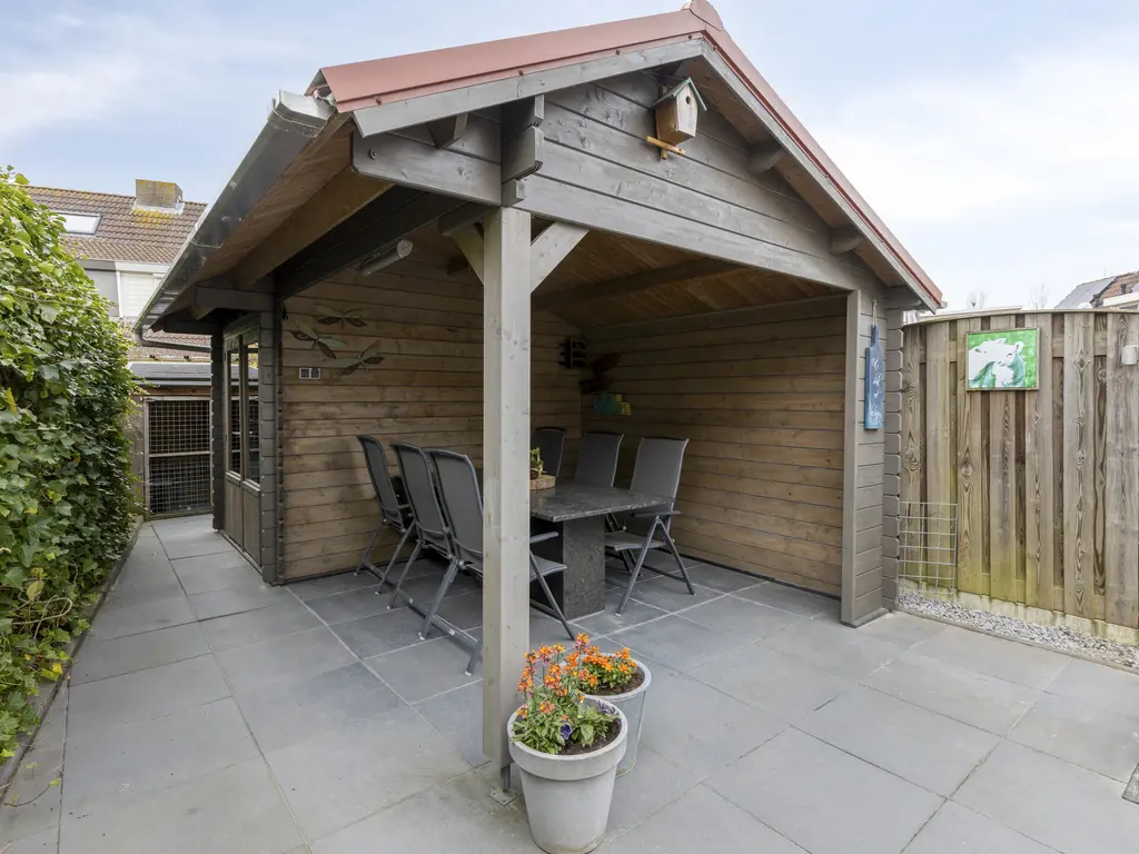 Meanderlaan 21, THOLEN