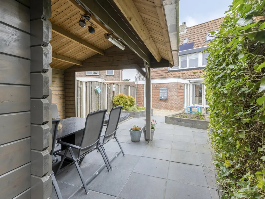 Meanderlaan 21, THOLEN