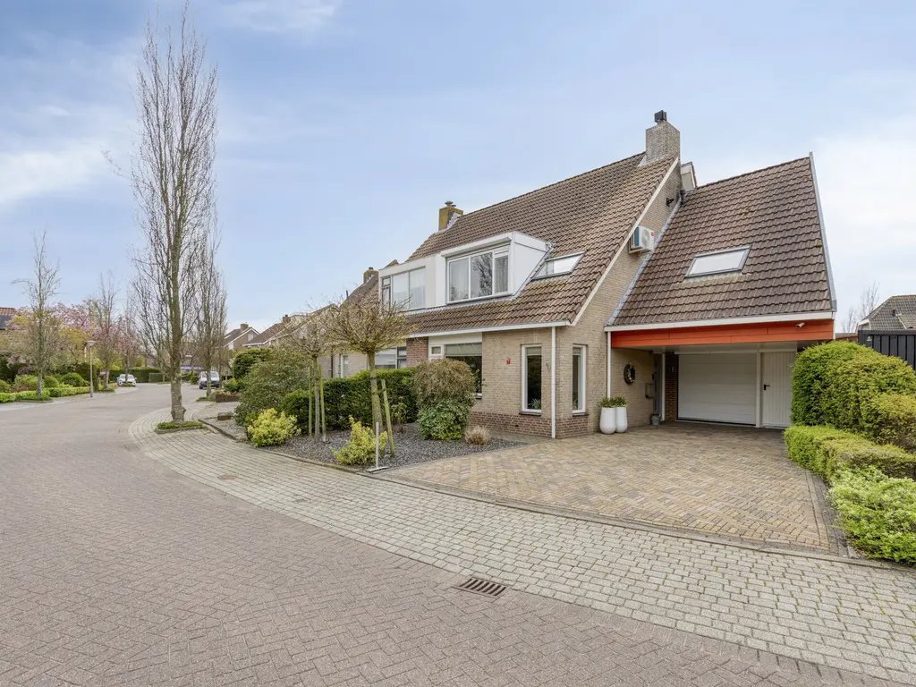 Meanderlaan 21, THOLEN