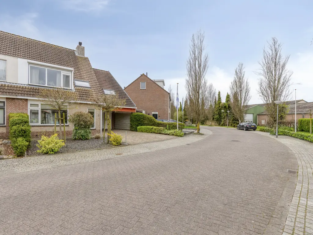 Meanderlaan 21, THOLEN