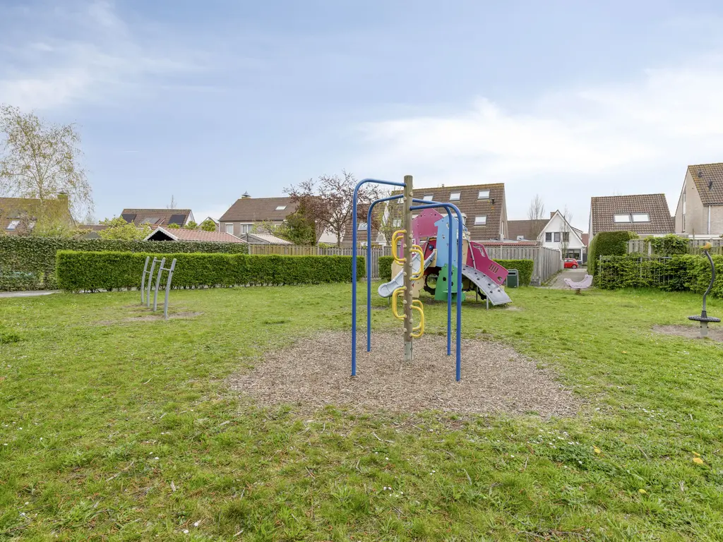 Meanderlaan 21, THOLEN