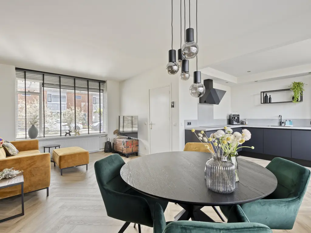 Machteld van Gelrestraat 50, THOLEN