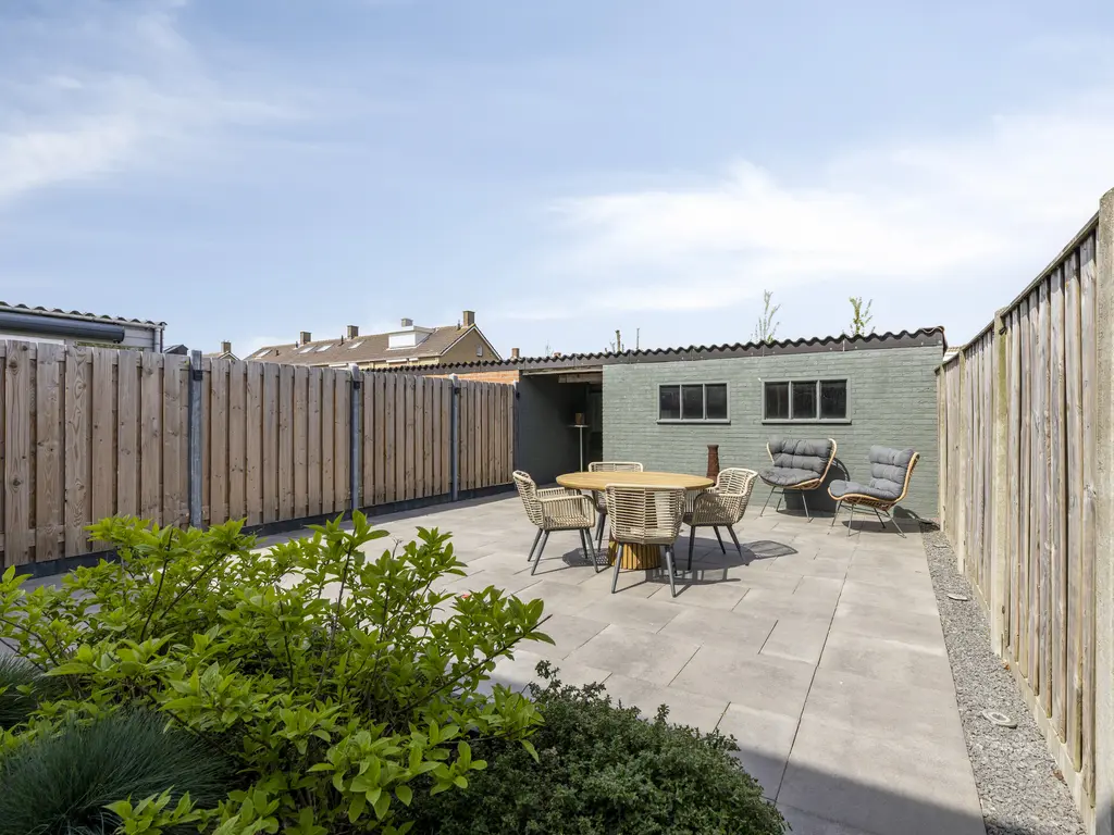 Machteld van Gelrestraat 50, THOLEN