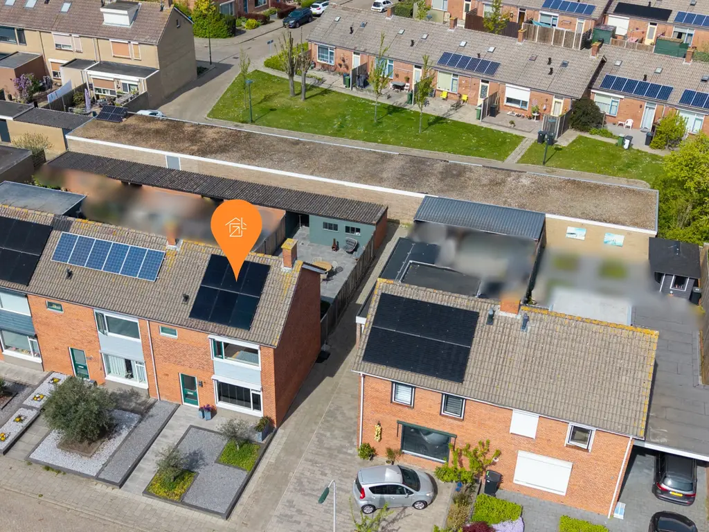 Machteld van Gelrestraat 50, THOLEN