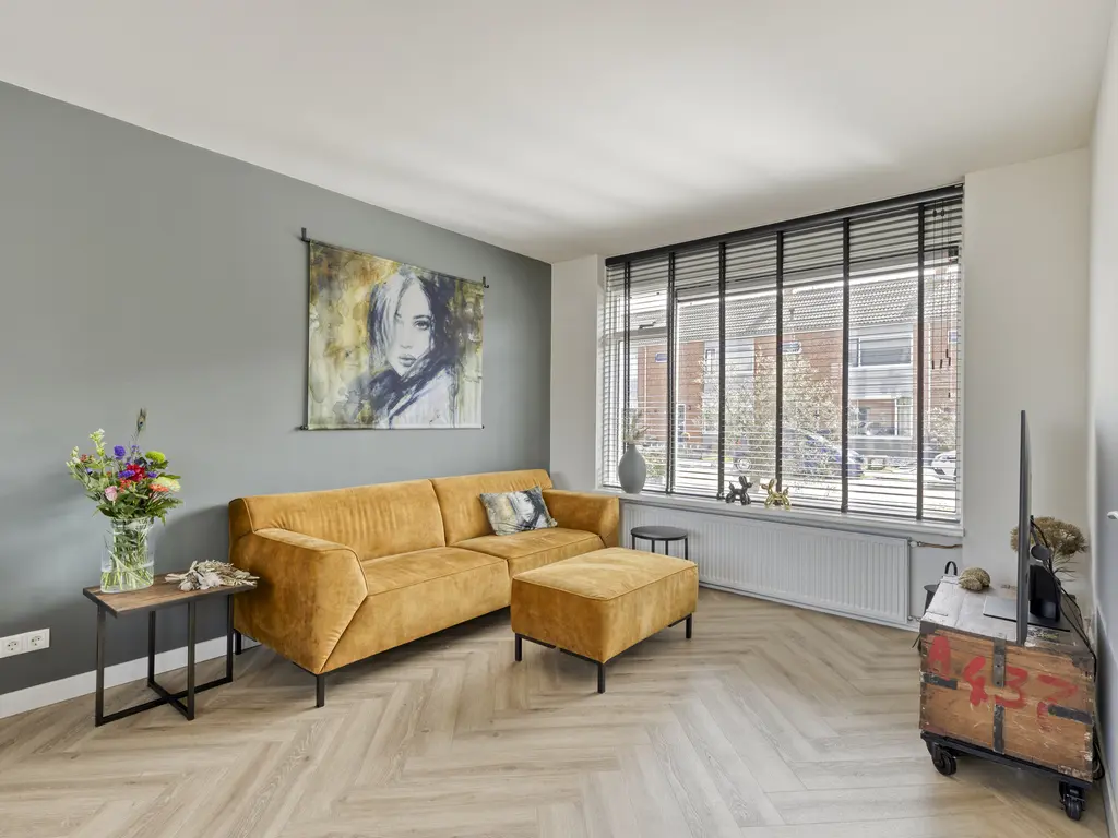 Machteld van Gelrestraat 50, THOLEN