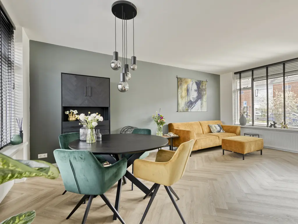 Machteld van Gelrestraat 50, THOLEN