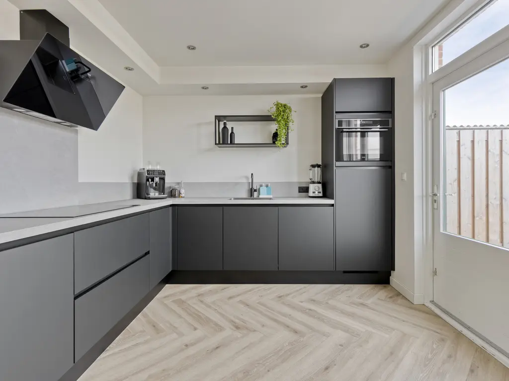 Machteld van Gelrestraat 50, THOLEN