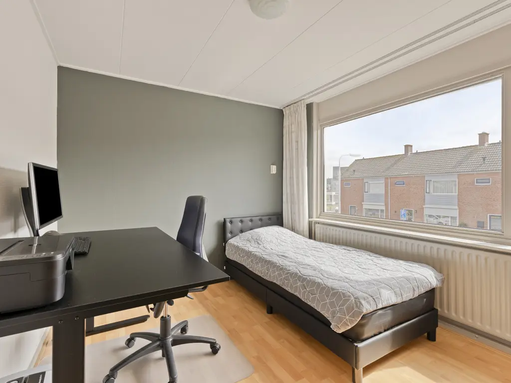 Machteld van Gelrestraat 50, THOLEN