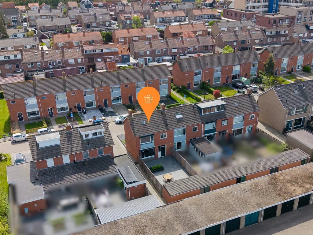 Machteld van Gelrestraat 50, THOLEN