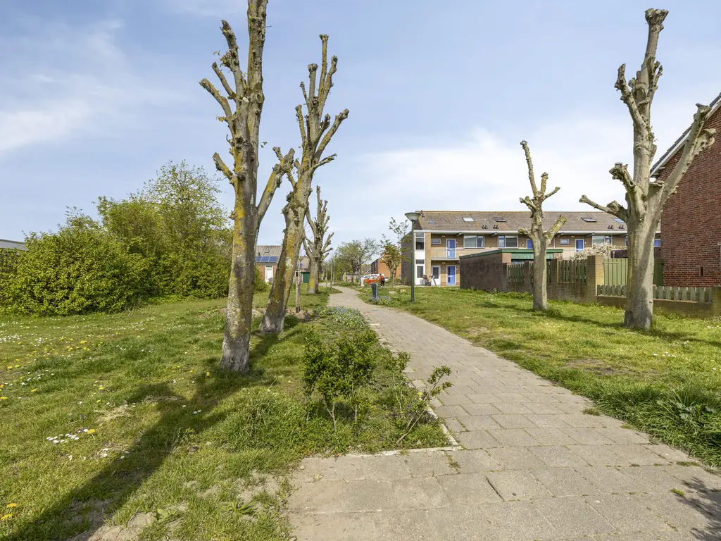 Machteld van Gelrestraat 50, THOLEN