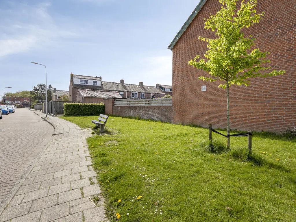 Machteld van Gelrestraat 50, THOLEN