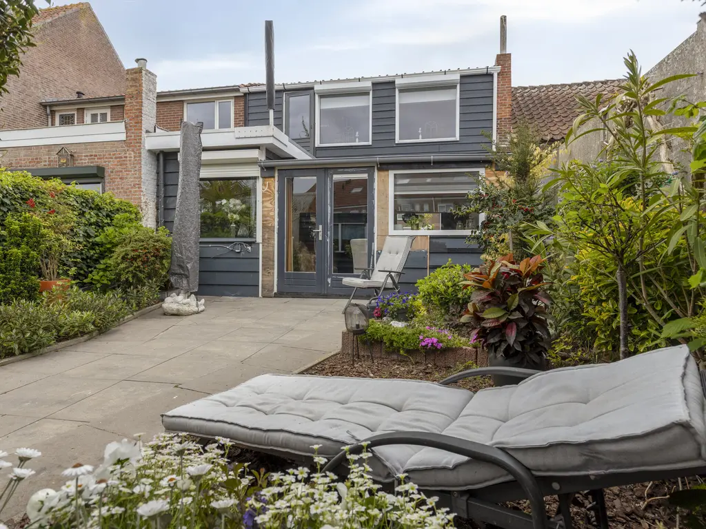 Oostsingel 34, SINT-MAARTENSDIJK