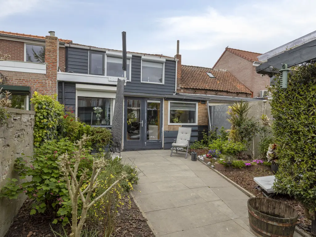 Oostsingel 34, SINT-MAARTENSDIJK